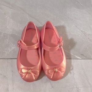 Mini Melissa girls slippers. Size 8 US.